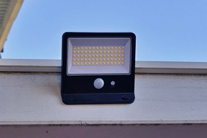 Philips Solarlampe im Test: Drei Leucht-Modi, Bewegungsmelder und Akku