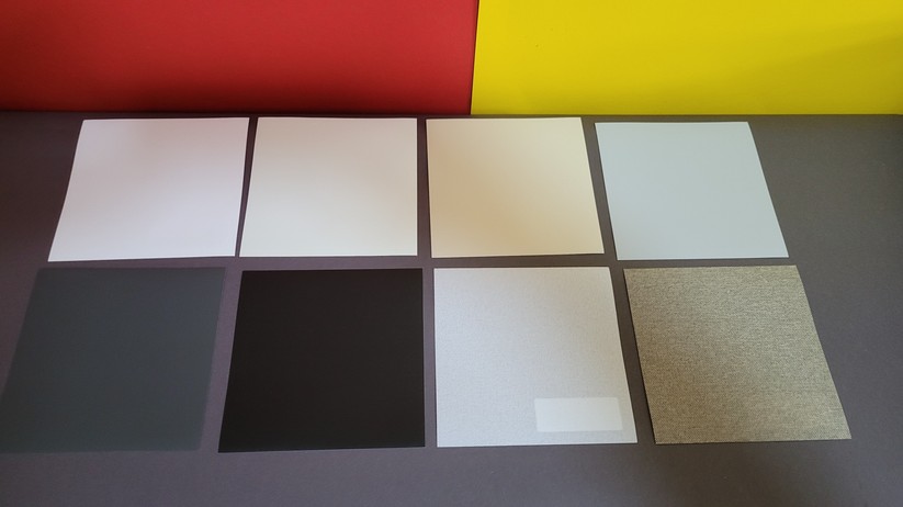 Eve Blinds Collection: Zahlreiche Stoffe stehen zur Auswahl, die man sich bei Bedarf zur besseren Begutachtung vor dem Kauf des Rollos zuschicken lassen kann.