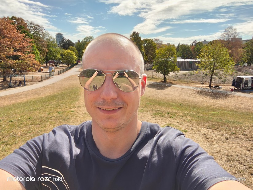 Motorola Razr Fold: Selfie