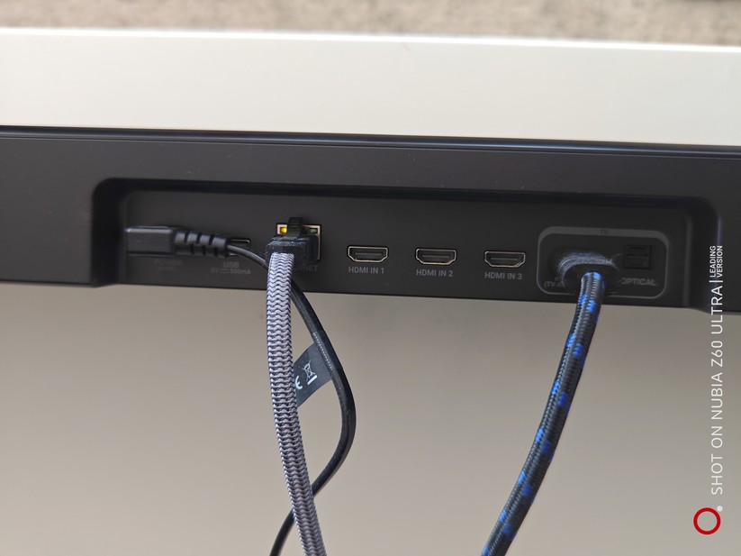 Dank Ethernet-Anschluss ist die Verbindung zur JBL Bar 1300MK2 jederzeit stabil.