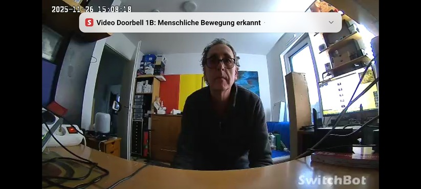 Die Videoaufnahmen könnten besser sein. In heller Umgebung ist die Bildqualität noch halbwegs o.k., bei Dunkelheit wird das Bild schnell grobkörnig und Bewegungen werden nur verzögert dargestellt.