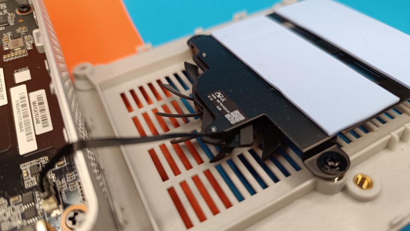 Minisforum UM750L Slim – Bilderstrecke