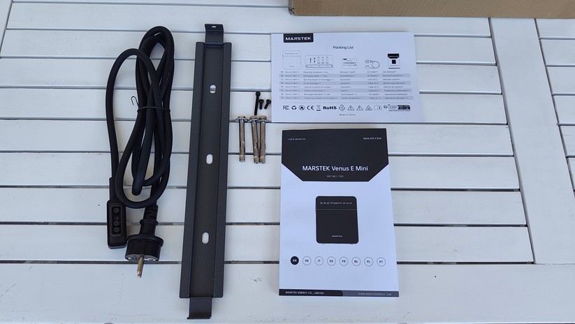 Marstek Venus E: Günstiger AC-Speicher mit gut 2 kWh und Notstromsteckdose mit 1,5 kW