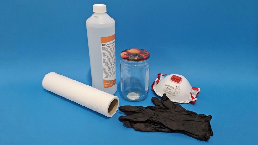 Nach dem Druckvorgang werden Handschuhe und Atemschutz benötigt.