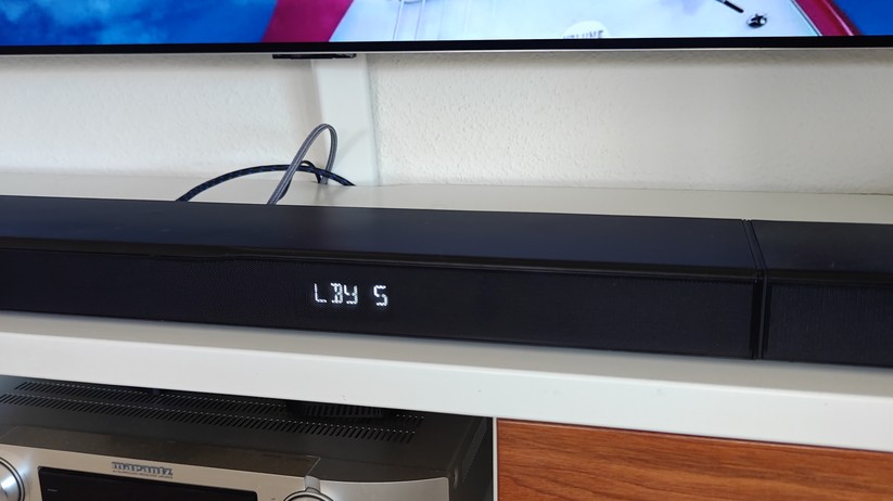 JBL Bar 800MK2: Soundbar mit Subwoofer und Akku-Rear-Speakern