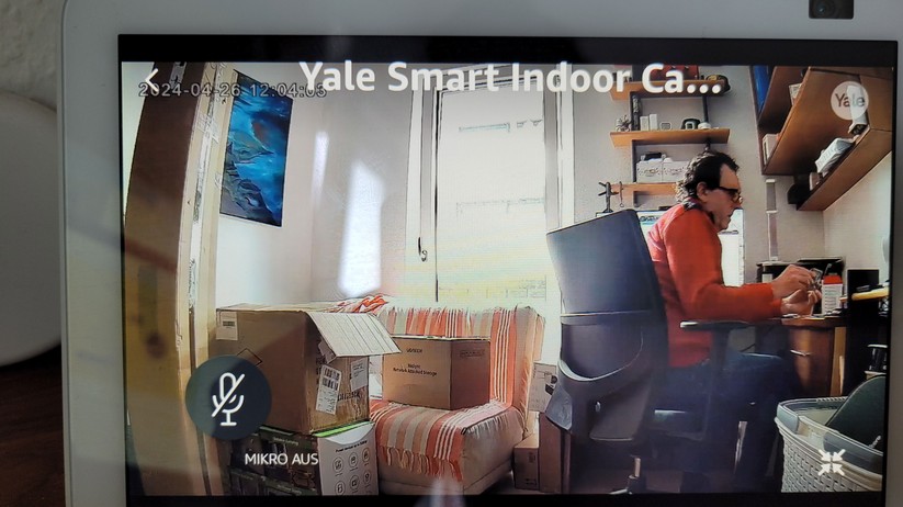 Yale Smart Indoor Camera: Der Livestream erscheint auf dem Echo Show zügig und ist auch stabil.
