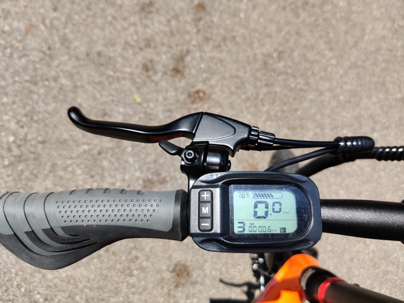 Der Fahrradcomputer regelt die Motorunterstützung. 
