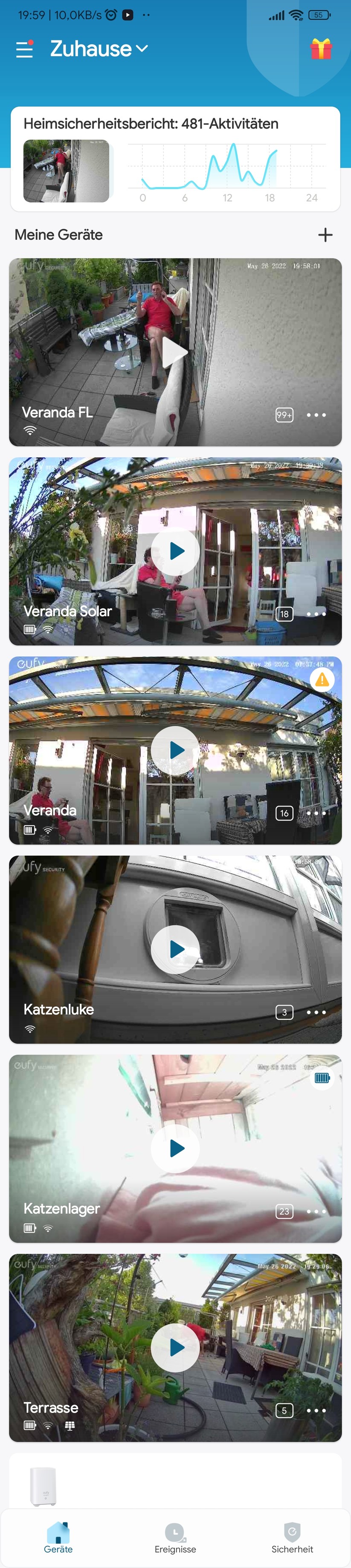 Eufy Floodlight Cam 2 Pro: Die intuitive App zeigt auf der Startseite sämtliche installierten Cams 