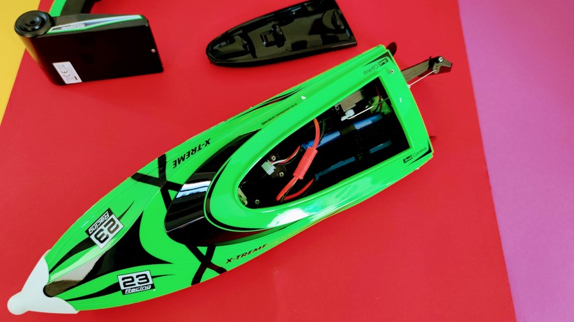 Revell Control X-treme RC Speedboat Hurricane 