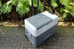 Arebos Kompressor-Kühlbox 39L im Test: Mobiler Kühlprofi mit App & Rollen