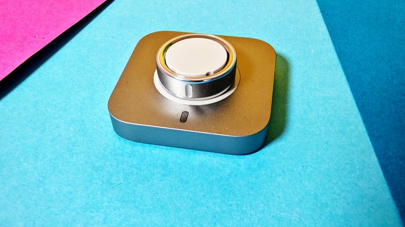 Oura Ring 4 mit Ladegerät