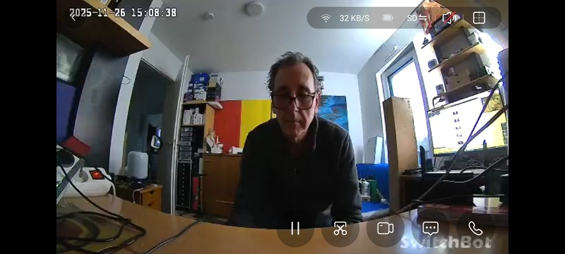 Die Videoaufnahmen könnten besser sein. In heller Umgebung ist die Bildqualität noch halbwegs o.k., bei Dunkelheit wird das Bild schnell grobkörnig und Bewegungen werden nur verzögert dargestellt.