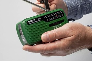 Degen DE13 im Test: Kompaktes Kurbelradio mit gutem Klang
