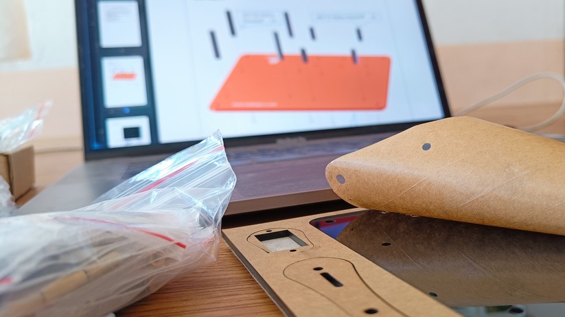 Elektrischer Roboterarm von Adeept.