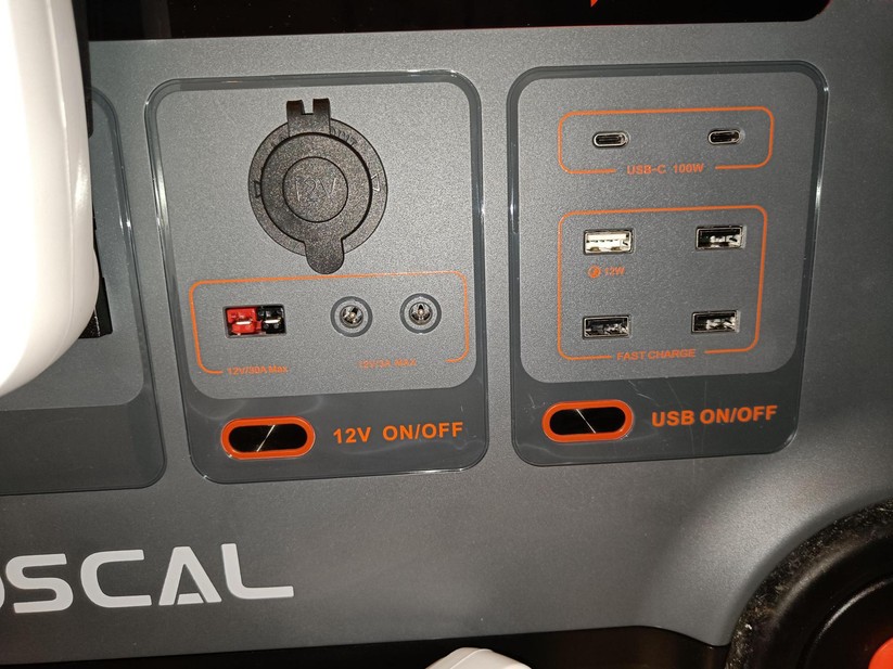 Blackview Oscal Powermax 3600 – Anschlüsse