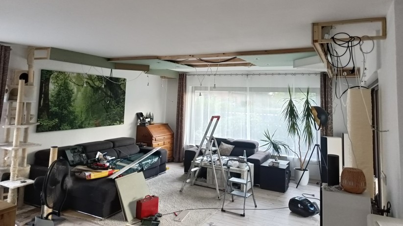 DIY Heimkino mit Beamerlift und Motorleinwand