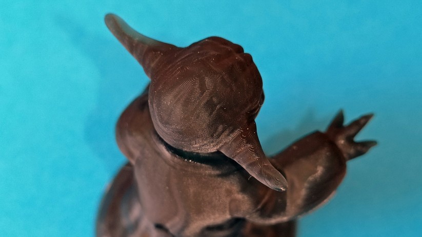 Die Schichten sind sichtbar. Hier helfen feinere Schichten oder eine Neuausrichtung des Objektes