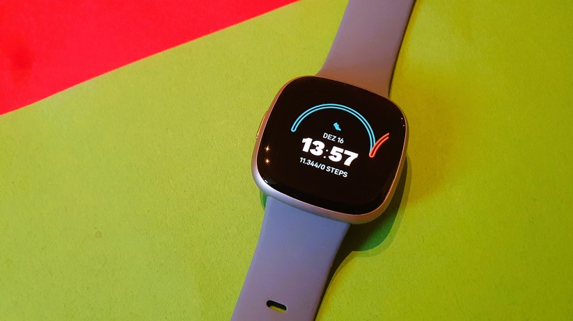 Fitbit Versa 4