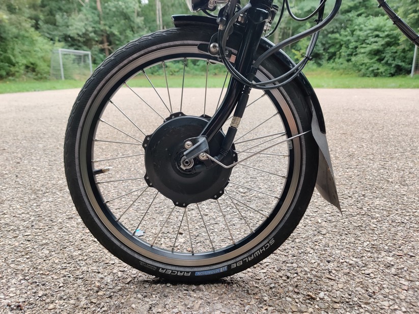 Der Motor an Vorderrad ist gewöhnungsbedürftig. 