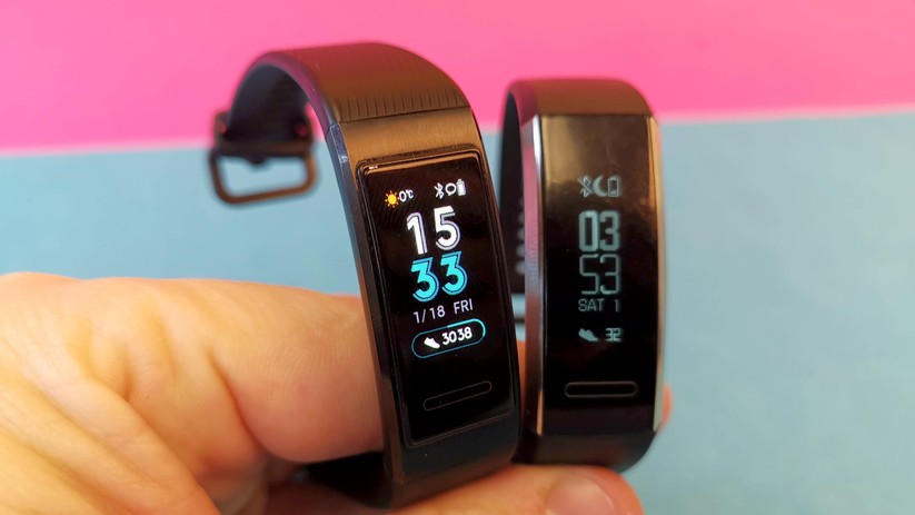 Das Band 3 Pro (links) und sein Vorgänger (rechts) im Vergleich. Das neue Display sieht toll aus. 