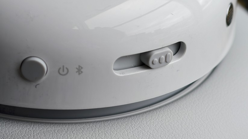 Schieberegler an der Ohrmuschel des Over-Ear-Kopfhörers CMF Headphone Pro