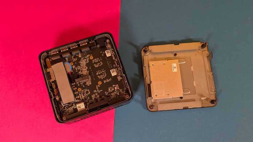 Geekom IT13 Max – Geöffnetes Gehäuse mit Komponenten
