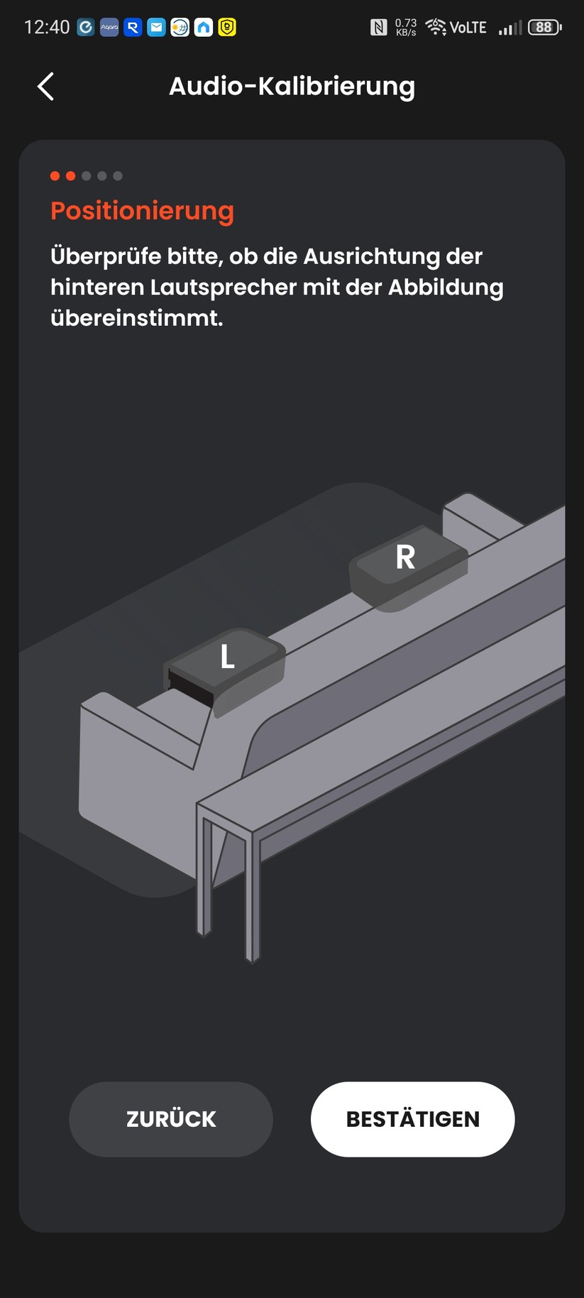 Die App JBL One bietet nicht nur umfangreiche Hilfen zur Abstimmung und Aufstellung der Soundbar, sondern integriert auch zahlreiche Streamingdienste.