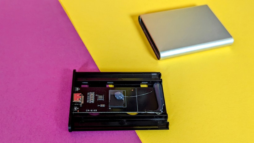Festgeklebte microSD-Karte im SSD-Gehäuse