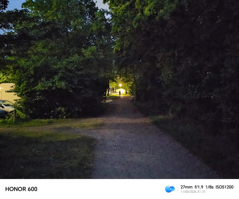  Hauptkamera bei Nacht