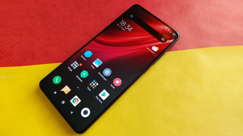 Aufgeräumtes Design, kaum Rahmen, keine Notch.