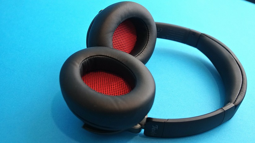 Teufel Real Blue NC: Starker Bass, aber dafür mäßig gutes ANC. 