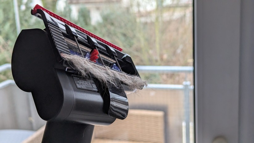 Die kompakte Haardüse des Dyson V16 Piston Animal überzeugt im Praxistest.