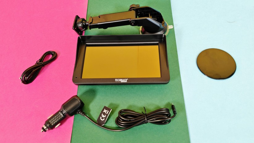 Technaxx Wireless Carplay & Android Auto Display TX-320 mit Zubehör