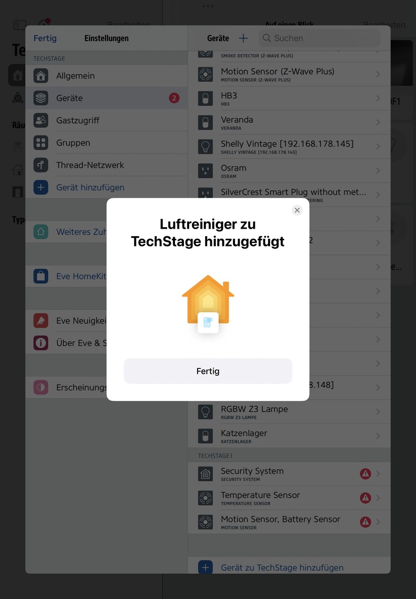 Der Smartmi Luftreiniger 2 lässt sich auch in Apple Homekit einbinden. Dort stehen allerdings nur die Betriebsmodi "Automatisch" und "Benutzerdefiniert" zur Verfügung. Nach einem Wechsel des WLAN-Routers während des Tests war der Smartmi unter Homekit anschließend nicht erreichbar und ließ sich trotz Reset nicht wieder hinzufügen. Die erneute Verbindung zu Homekit gelang aber über die App Eve des deutschen Homekit-Spezialisten Eve Systems GmbH. 