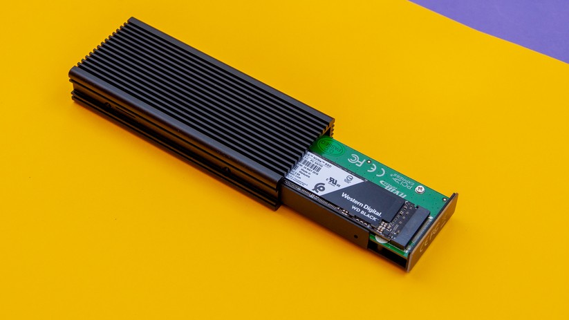 Eine NVMe im USB-Adapter. 