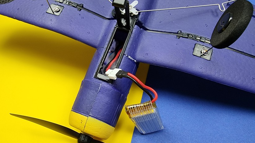 RC-Flugzeuge: F4U corsair und P51 Mustang