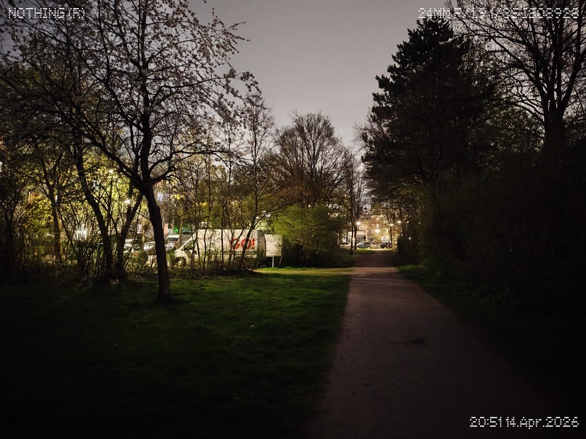 Nothing Phone 4a Pro: Hauptkamera bei Nacht