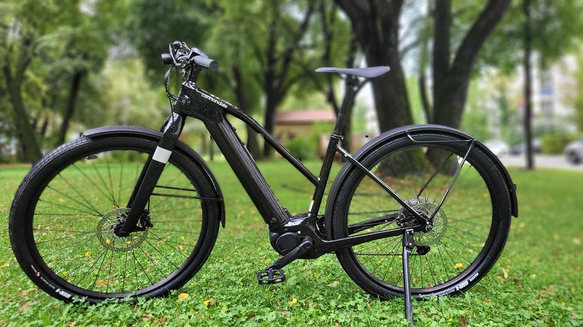  Urban E-Bike mit 85 Nm starken Mittelmotor Bosch Performance Line CX mit Drehmomentsensor und 625-Wh-Akku