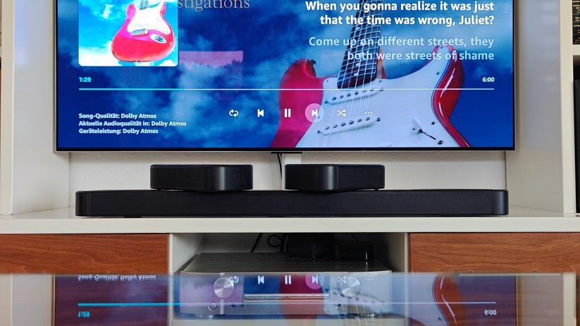 JBL Bar 1300MK2: 29 Lautsprecher, 2.470 Watt und abnehmbare Akku-Rears versprechen echtes 11.1.4-Kino-Feeling.