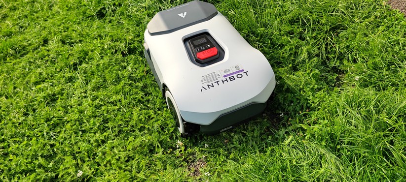 Anthbot Genie 3000 im Test: RTK-Mähroboter mit vier Kameras und großem Akku