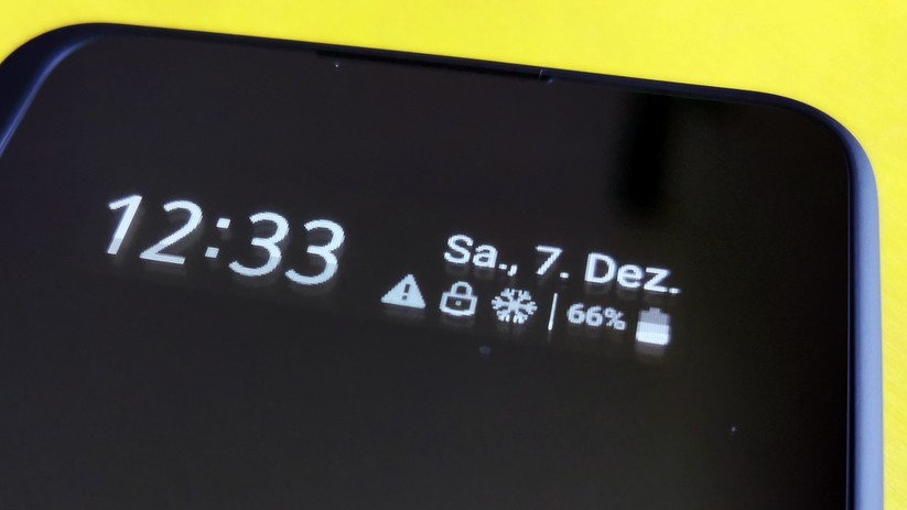 Das Front-Panel bietet wenig Auflösung, aber viele Infos