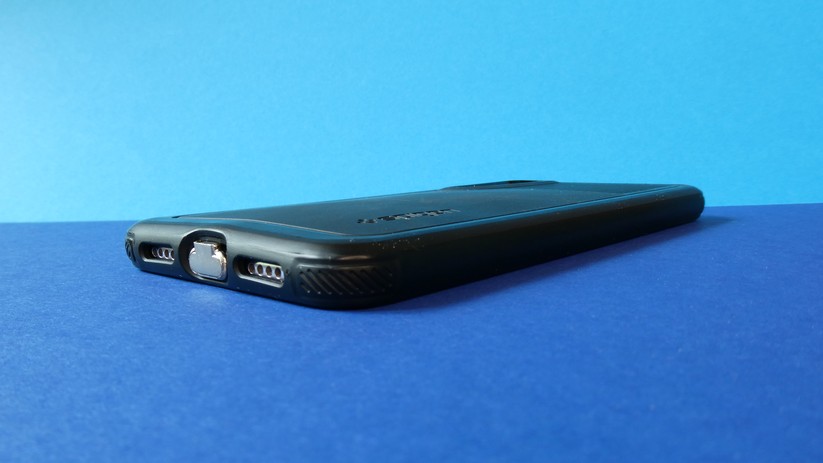 Die Silikon-Hülle wird sichtbar ausgebeult.