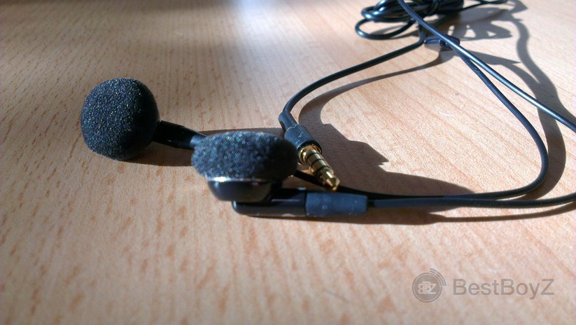 Motorola Earbuds-Kopfhörer des Motorola RAZR HD