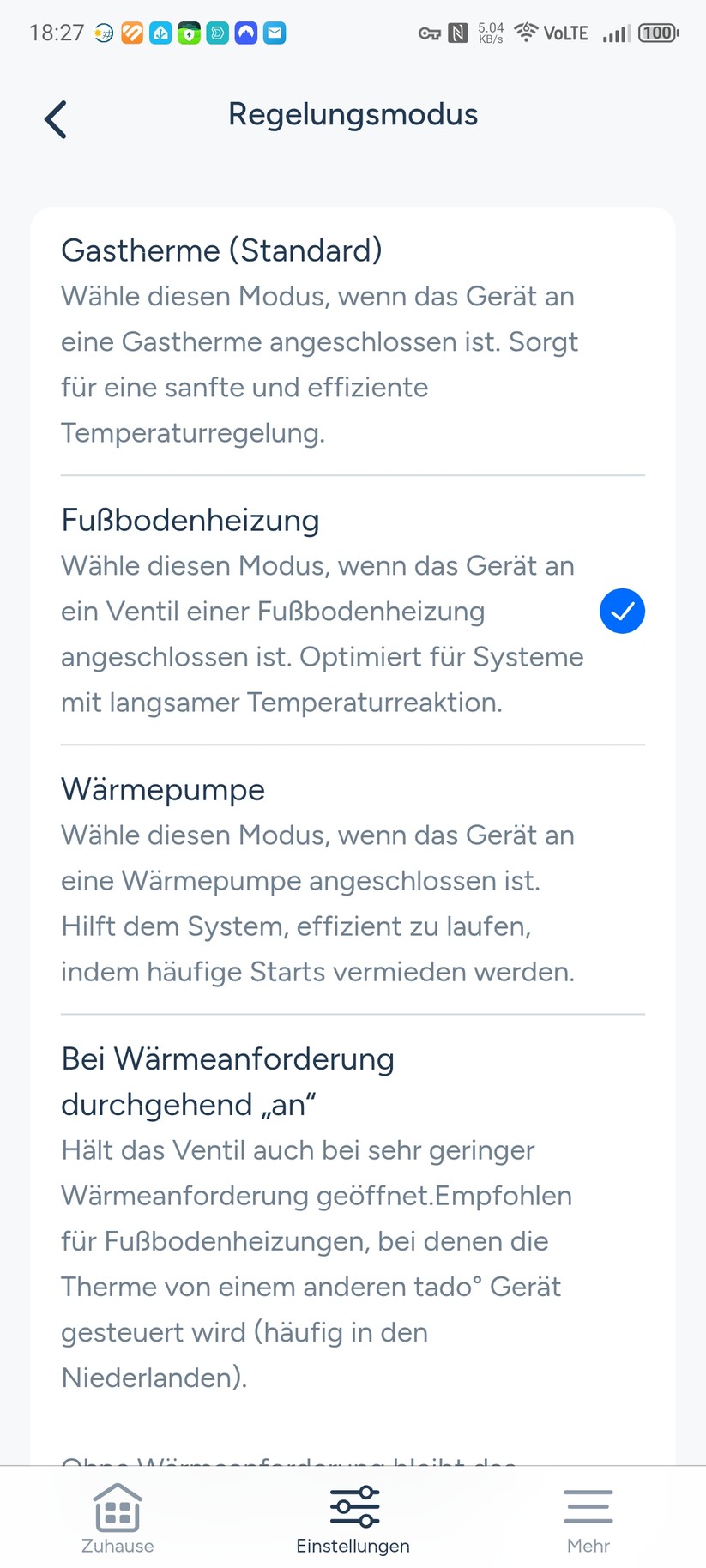 Die Tado-App erleichtert nicht nur die Inbetriebnahme mit zahlreichen Grafiken, sondern bietet auch eine einfache Bedienung, inklusive Erstellung von Heizplänen und liefert zudem detaillierte Informationen zum Heizbetrieb. Der volle Funktionsumfang steht allerdings nur mit einem kostenpflichtigen Abo zur Verfügung. Dafür muss man entweder 4 Euro monatlich oder 30 Euro jährlich bezahlen.