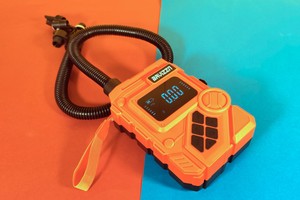 SUP-Pumpe Bavizzn im Test: kabellos, stark & schnell ab 90 Euro