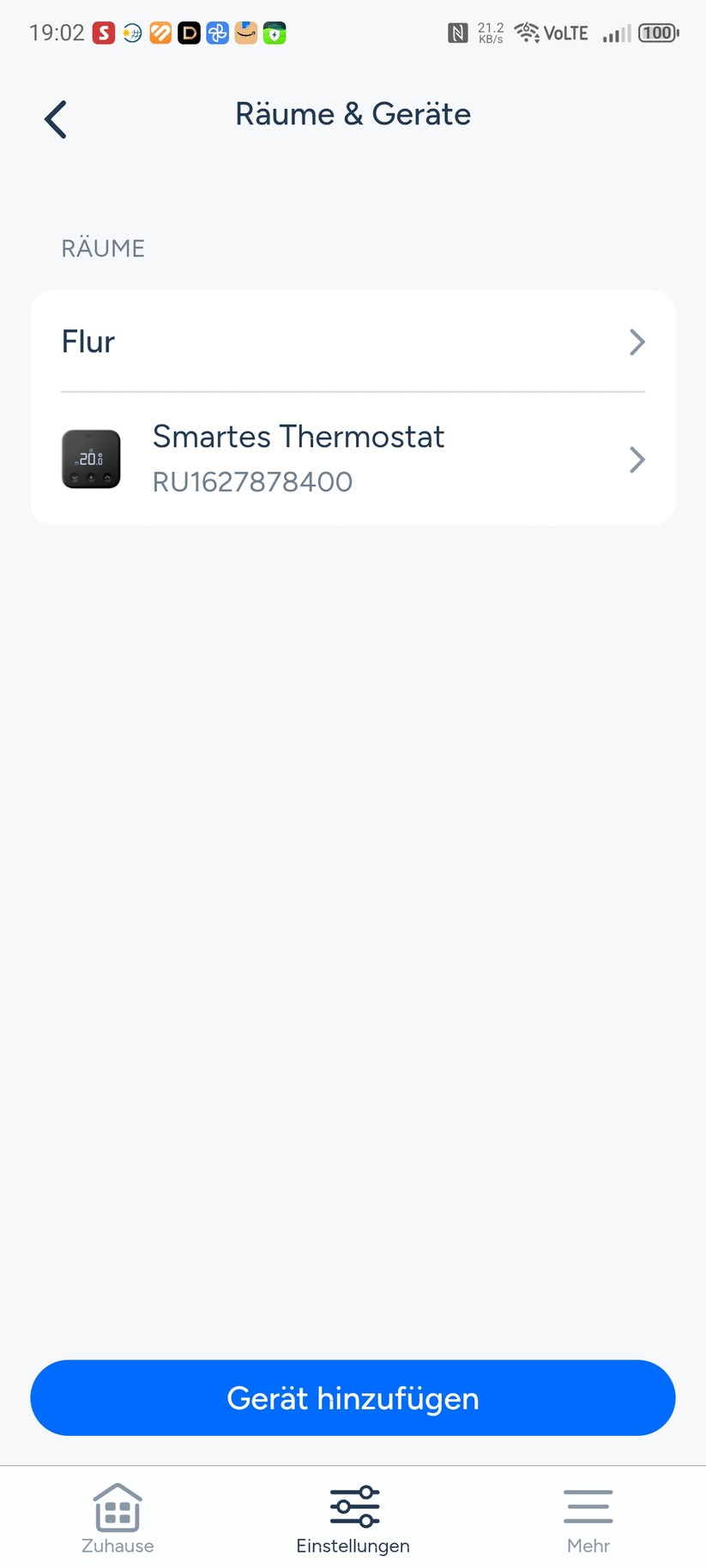 Die Tado-App erleichtert nicht nur die Inbetriebnahme mit zahlreichen Grafiken, sondern bietet auch eine einfache Bedienung, inklusive Erstellung von Heizplänen und liefert zudem detaillierte Informationen zum Heizbetrieb. Der volle Funktionsumfang steht allerdings nur mit einem kostenpflichtigen Abo zur Verfügung. Dafür muss man entweder 4 Euro monatlich oder 30 Euro jährlich bezahlen.