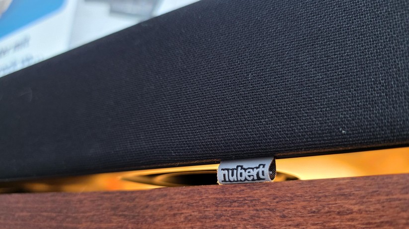 Nubert Nupro AS-2500: Schlanke Stereo-Soundbar mit Fokus auf Klarheit