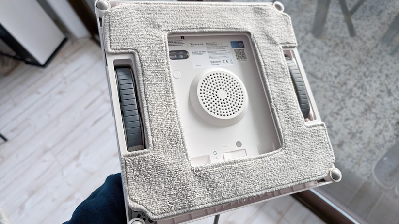 Ecovacs Winbot W2 Omni