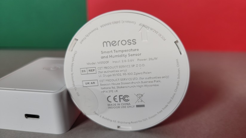 Der Meross MS100FH ist ein Temperatur- und Luftfeuchtesensor mit integriertem Solarpanel. Er ist kompatibel zu Homekit und Smartthings und kann auch in Smart-Home-Zentralen wie Home Assistant integriert werden.