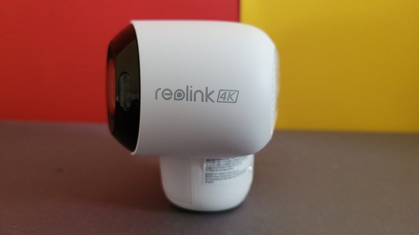 Reolink Argus 4 Pro: 180°-Sichtfeld mit bis 5120 × 1440 Pixel bei maximal 15 fps, lichtstarkes Objektiv mit farbiger Nachtsicht ohne Zusatzbeleuchtung, unterstützt 2,4- und 5-GHz-WLAN, Akku mit 5000 mAh und 6-Watt-Solarpanel